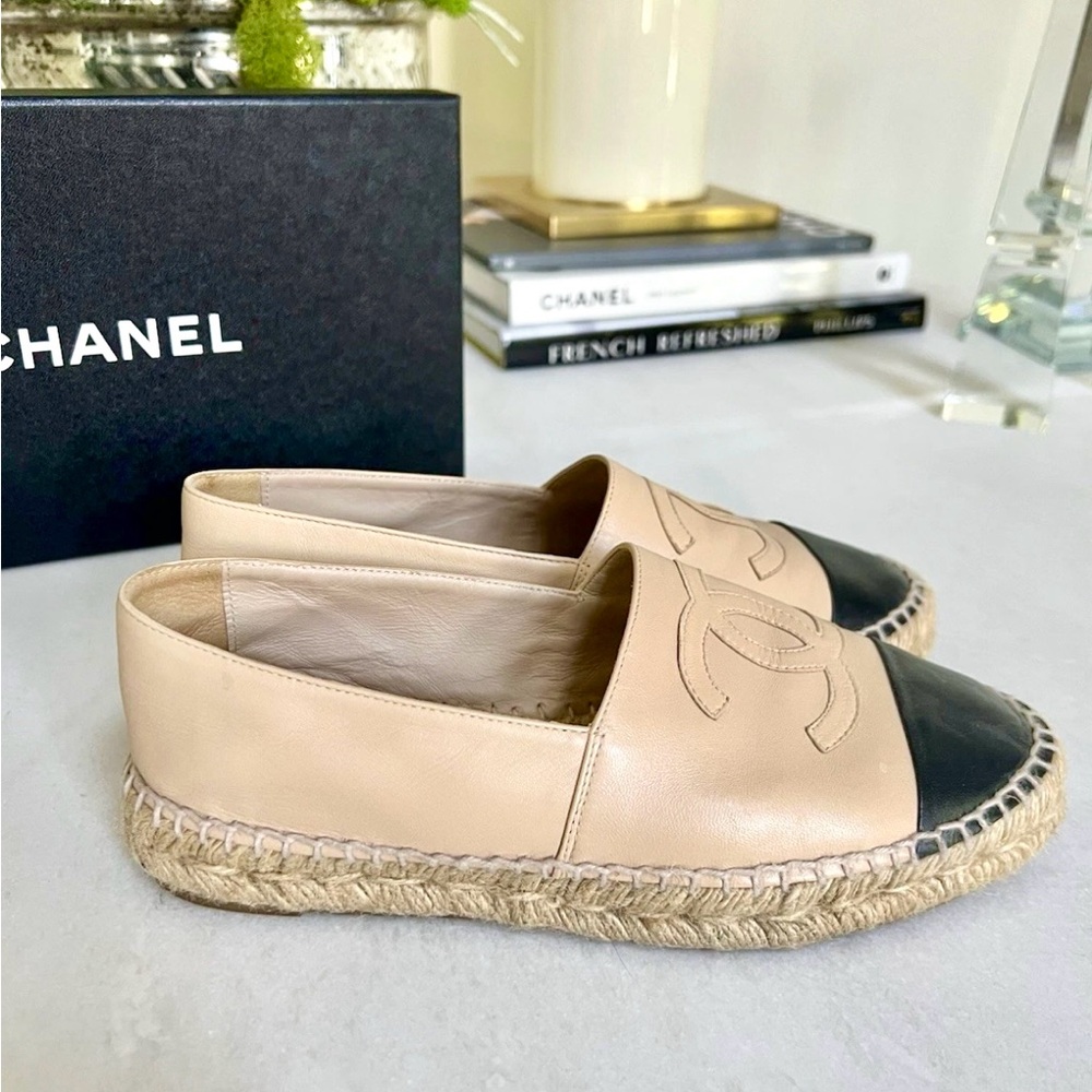 EUC! Chanel 38 Beige & Black Leather Espadrilles Original Box & Receipt - Picture 3 of 8